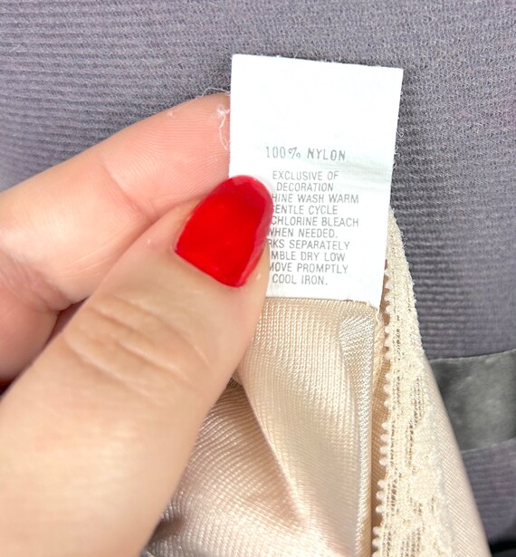 1970's Beige Lace Trim Half Slip sz M Gem