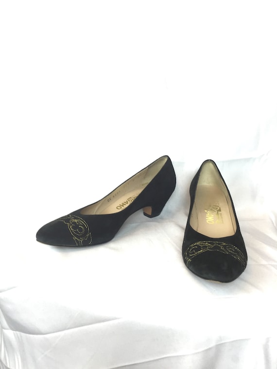 1990's Salvatore Ferragamo Black Suede Pumps sz 8