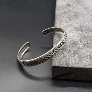 925 Sterling Silver Men&#39;s Cuff Bracelet – Oxidized Tribal Pattern Bangle – Handmade Open Cuff Bracelet Gift for Him