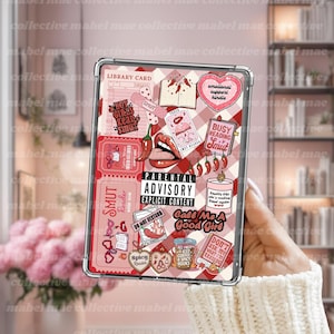 Op de afbeelding: Een doorzichtige tablet hoes met een collage van rode en witte stickers. De stickers bevatten tekst als "Hot Girls Read Smut", "Parental Advisory Explicit Content" en "Busy Reading Smut". Andere stickers tonen harten, lippen, chilipepers en een kaars.
