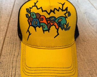 Gorra de camionero personalizada con grafiti pintado a mano