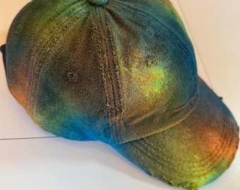 Gorra de béisbol personalizada pintada con aerosol: Arte de grafiti abstracto