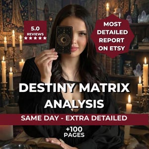 Puede incluir: Una mujer sostiene una carta del tarot frente a su rostro. La imagen incluye el texto "DESTINY MATRIX ANALYSIS" y "SAME DAY - EXTRA DETAILED". Texto adicional indica "+100 PAGES" y "MOST DETAILED REPORT ON ETSY". El fondo presenta velas.