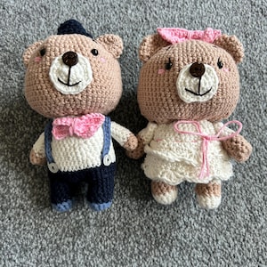 Crochet bride and groom