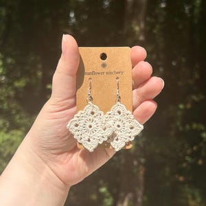 Boucles d'oreilles en dentelle au crochet crème faites main | Bijoux hypoallergéniques 100 % coton, argent sterling/or 14 carats