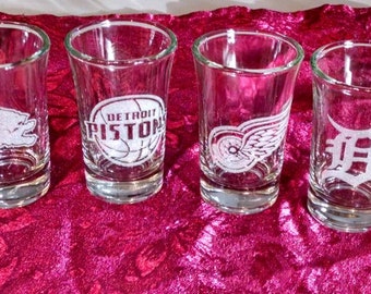 Michigan Shots Tigers, Lions, Pistons & Red wings sets van 8, 6, 4 of 2 inch