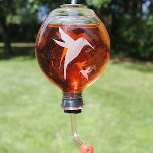 Small Etched Mom and Baby hummingbird for window or garden bottle Hummingbird feeder