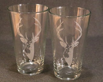 Majestic Buck Deer Etched Pub Glasses Set Of 2