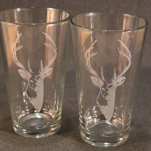 Majestic Buck Deer Etched Pub Glasses Set Of 2