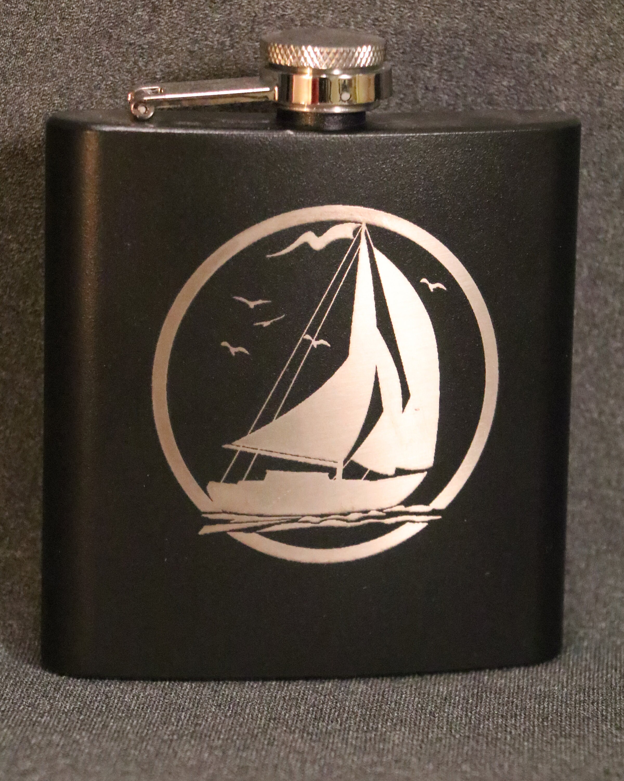 8oz RED Compass Rose Flask Hiking and Sailing Novelty 8oz RED Compass Rose Flask Hiking and Sailing Novelty