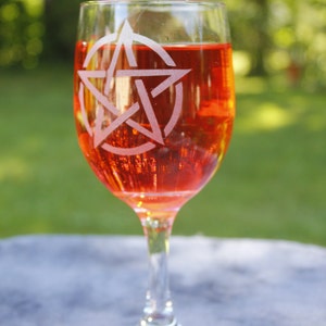 Handfasting Pentagram Chalice Goblet Etched Wine Glasses set of 2