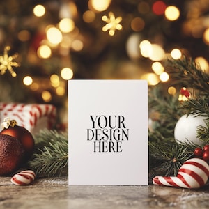 クリスマス カード モックアップ、クリスマス グリーティング カード モックアップ、5x7 カード モックアップ、招待状モックアップ、POD カード モックアップ、素朴なクリスマス カード モックアップ