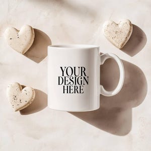 Valentinstag Becher Mockup Weiße Kaffeetasse, 11 Unze weiße Keramikbecher Mockup, Valentinstag Hintergrundfoto, sofortiger digitaler Download