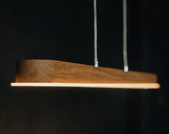 Wisząca lampa LED z litego drewna dębowego: nowoczesny żyrandol liniowy