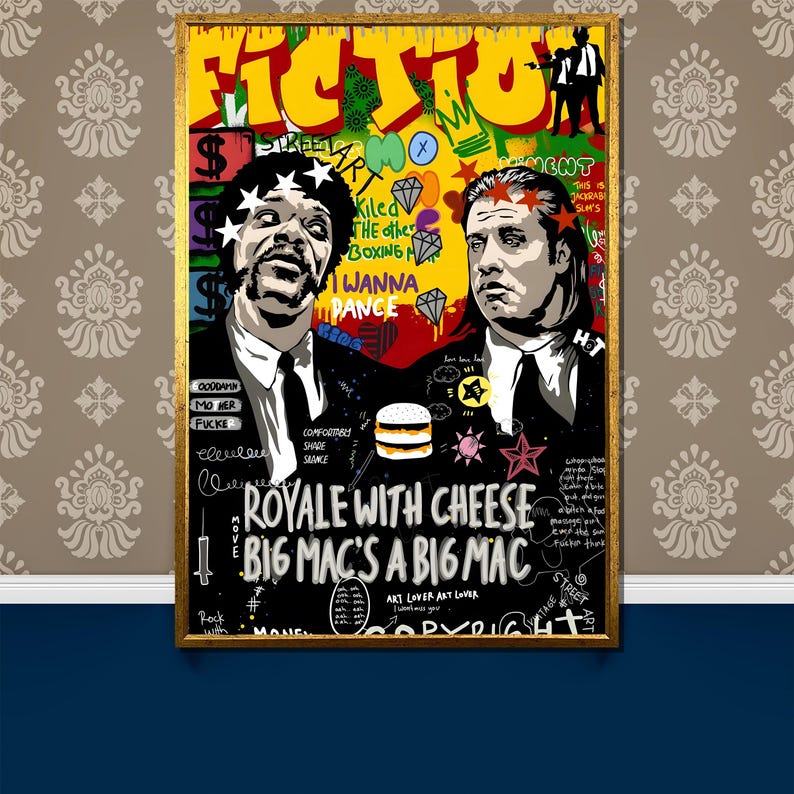 Puede incluir: Una obra de arte colorida de estilo graffiti con dos hombres con traje. La obra de arte se titula "Royale with Cheese Big Mac's a Big Mac" e incluye varios textos y s&iacute;mbolos, incluidos signos de d&oacute;lar, estrellas y una hamburguesa.