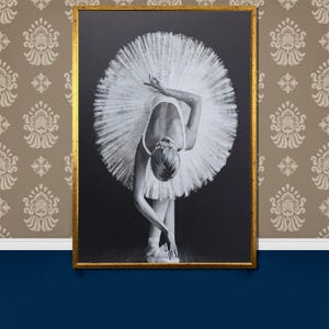 Elegant Ballerina Canvas Painting - Black and White Dance Wall Art - Graceful Gift for Ballet and Art Enthusiasts