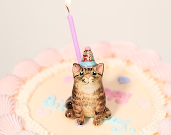 Décoration de gâteau en céramique avec chat tigré, bougeoir d'anniversaire, figurine de chat de fête peinte à la main, cadeau fantaisiste pour amoureux des animaux de compagnie, décoration de gâteau réutilisable