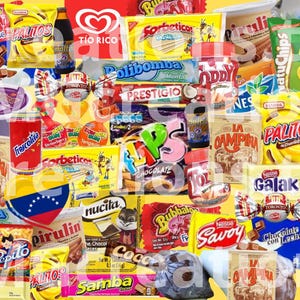 Könnte beinhalten: Eine bunte Collage aus verschiedenen Snack-Verpackungen mit Marken wie Bolibomba, Samba, Savoy und Galak. Die Verpackungen sind in Gelb, Rot, Blau und Grün gehalten und zeigen verschiedene Texte und Logos.