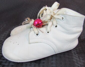 baby shoe string covers with bells