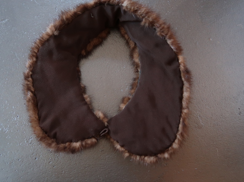 Small Ladies Vintage Brown Mink Fur Collar