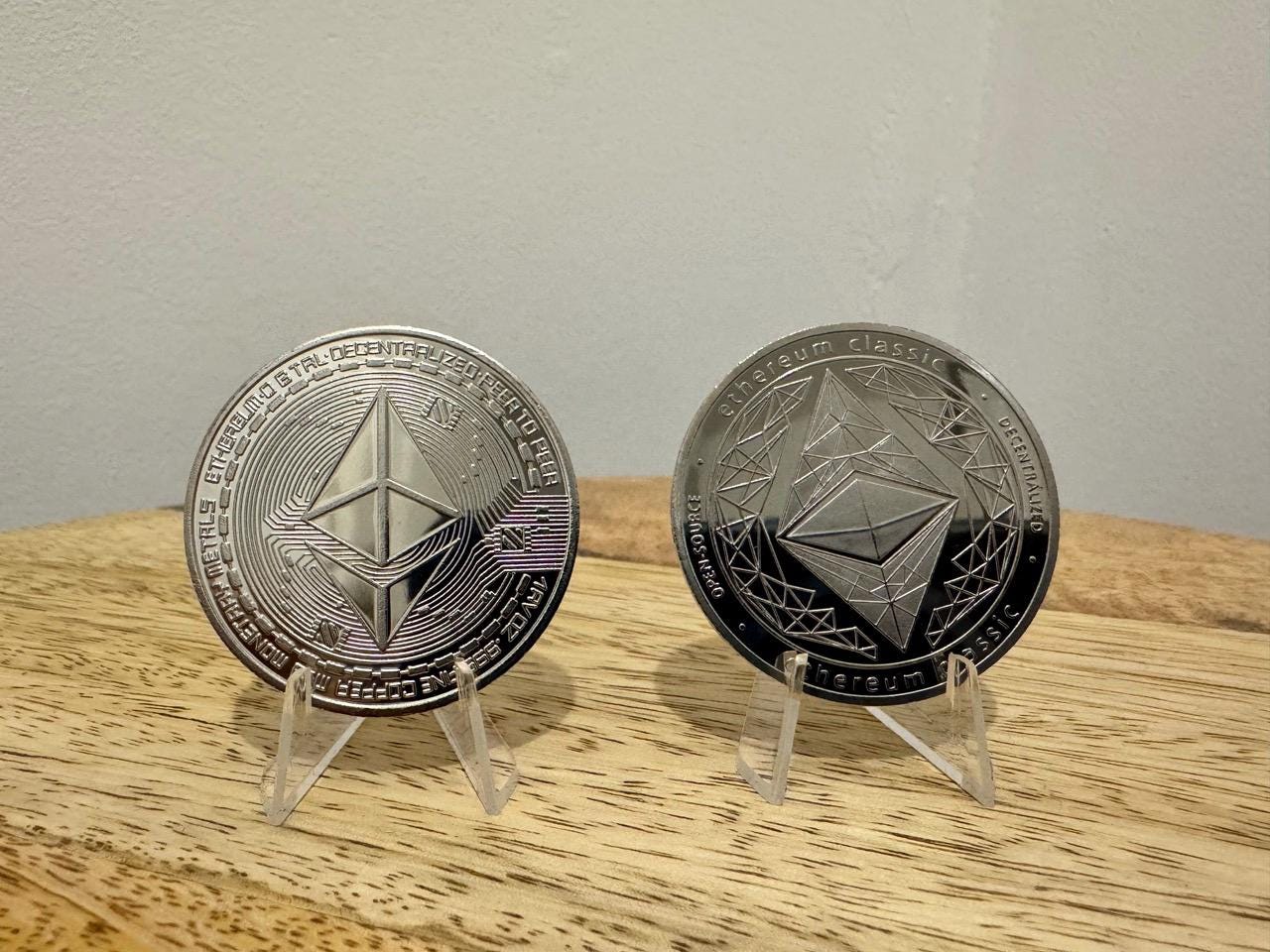 Silver Ethereum (ETH) Collectible Coin - Cryptocurrency Collectible -  Christmas Gift - With Protective Case