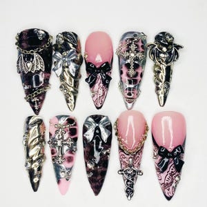 Gothic Pink Bat Handmade Press-on Nails, Bat Inspired Fake Nails, Birthday Nails Art, Gifts for Her