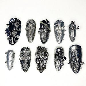 Uñas postizas góticas con cadena, hechas a mano, de inspiración punk, para cumpleaños y regalos.