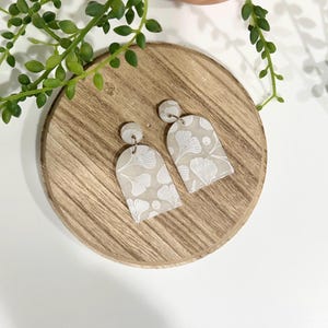 White Floral clay earrings, Polymer Clay Earrings, Dangle Earrings, Statement Earrings, Handmade Earrings, Lightweight Earrings