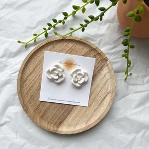 White Flower Stud Polymer Clay Earrings, Stud Earrings, Statement Earrings, Handmade Earrings, Lightweight Earrings, Hypoallergenic
