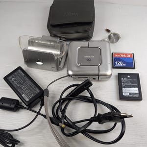 ニコン COOLPIX SQ 元箱、バッテリー3個付き Nikon Coolpix Sq - Etsy