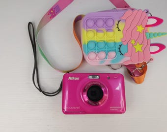 Nikon Coolpix S2600: 14.0MP ブラック コンパクトデジタルカメラ (SD