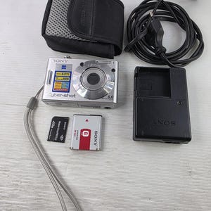 Sony Cyber-shot 14.1メガピクセル 本体と充電器 Sony Cybershot Battery Charger - Etsy