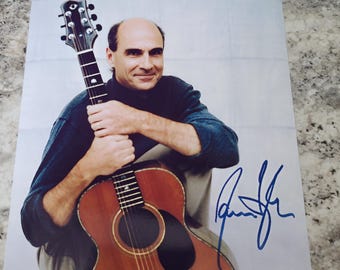 JAMES TAYLOR    8 x10" (20x25 cm) Autographed  Signed Photo