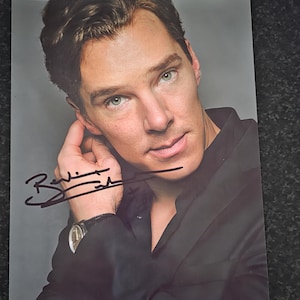 Benedict Cumberbatch    8 x10&quot; (20x25 cm) Autographed  Signed Photo