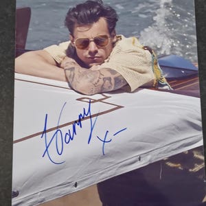Harry styles   8 x10&quot; (20x25 cm) Autographed Hand Signed Photo