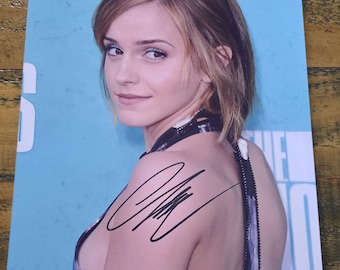 EMMA WATSON   8 x10&quot; (20x25 cm) Autographed  Signed Photo