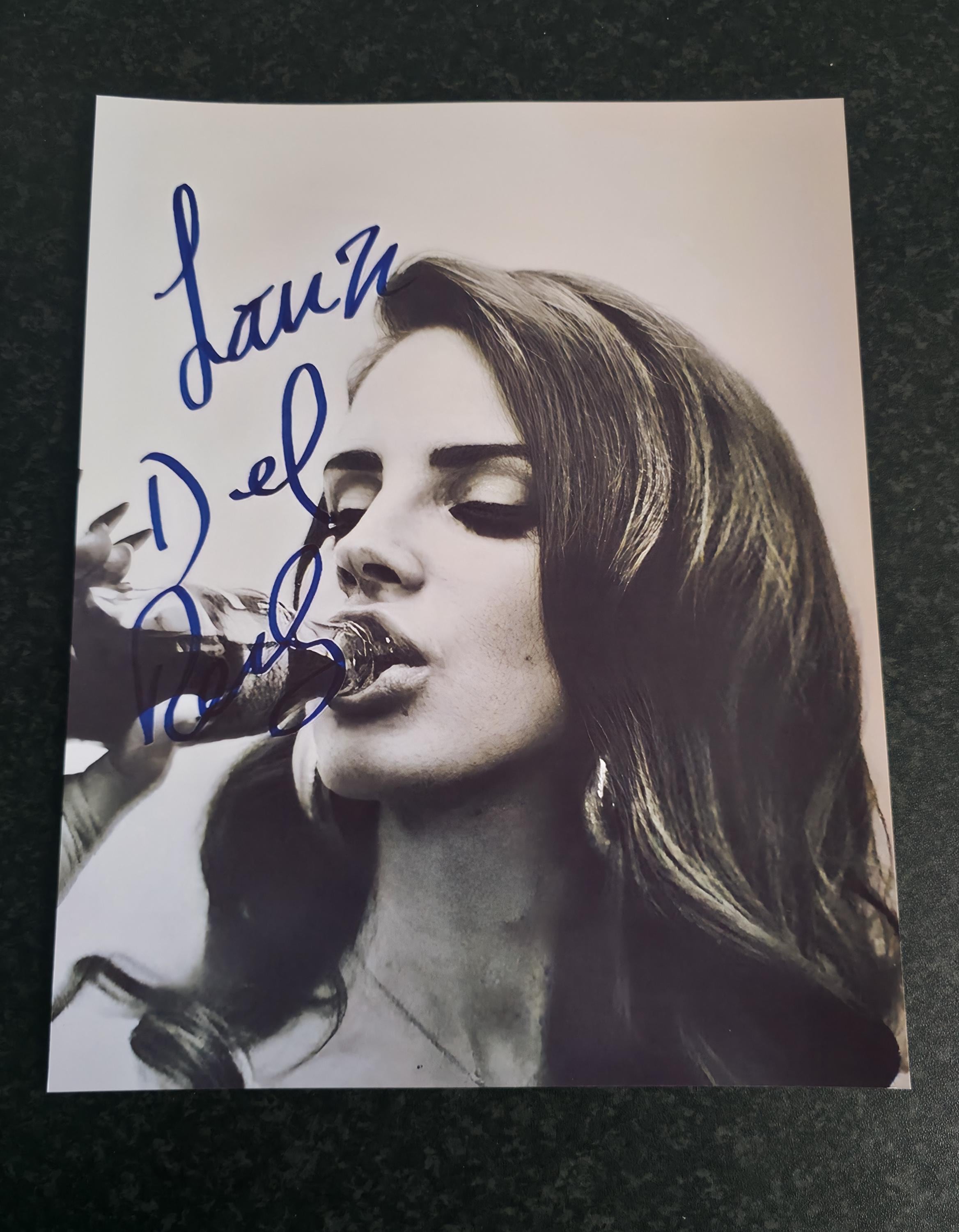 Lana Del Rey 直筆サイン LANA DEL REY SIGNED DID YOU KNOW THAT THERES A TUNNEL UNDER