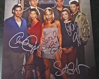 BUFFY The VAMPIRE SLAYER     8 x10&quot; (20x25 cm) Autographed  Signed Photo