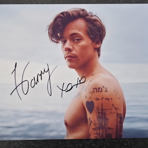 Harry styles   8 x10&quot; (20x25 cm) Autographed Hand Signed Photo