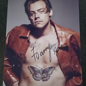 Harry styles   8 x10&quot; (20x25 cm) Autographed Hand Signed Photo