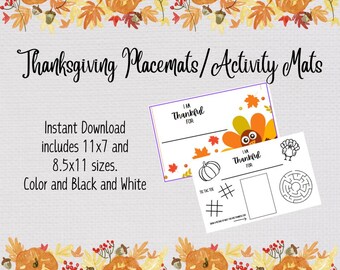 Könnte beinhalten: Servietten und Aktivitätsmatten zum Thema Thanksgiving mit dem Text "Thanksgiving Placemats / Activity Mats". Die Matten enthalten den Text "I am thankful for" und eine Truthahn-Grafik. Die Matten sind in den Größen 27,9 x 17,8 cm und 21,6 x 27,9 cm erhältlich.