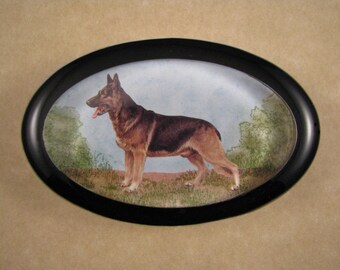 Solid glass press paper 8x5x5 cm with 3D engraved shepherd with sheep over the shoulders
