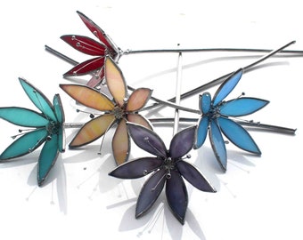 Stained Glass Day Lily Flower, 3D Plant Stake, Garden Art