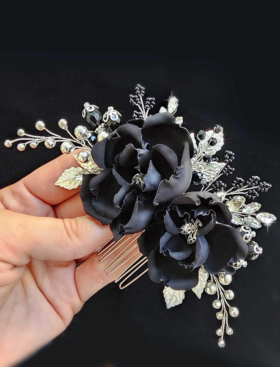 Gothic Wedding Hair Accessories: Dark Elegance for Bridal Beauty