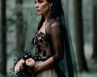 Black Wedding Veil – Elegant Gothic Bridal Accessory