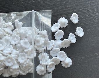 Lot of 55+ Vintage White Plastic Flower Buttons Sewing Notions Trims Floral Novelty Craft