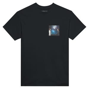 T-shirt Uranus 2324 nera / GL SERIES ITALIA Europa Design ufficiale / Merch ufficiale Uranus 2324 / FreenBecky / Mini look-at-me