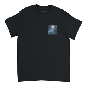T-shirt Uranus 2324 nera / GL SERIES ITALIA Europa Design ufficiale / Merch ufficiale Uranus 2324 / FreenBecky / Mini allungando la mano