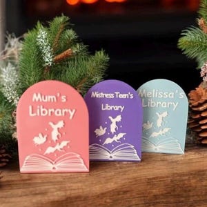 Personalisierte Name Bibliothek Bücherregal Zeichen Bookish 3d Druck Buch Geschenk Lesegeschenk Bücherregal Dekor * Fügen Sie hier Ihren Namen hinzu *