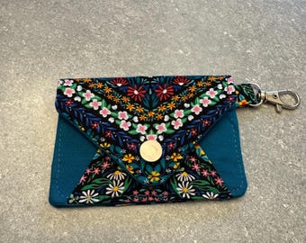Mini billetera floral con cierre a presión de metal - Cartera pequeña de pulsera, hecha a mano